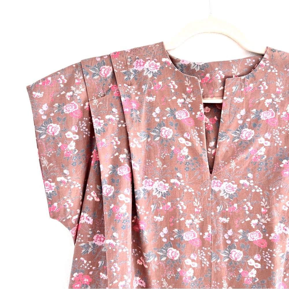 Vintage Short Sleeve A-Line Dress / House Dress - Neutral & Pink Floral Motif - Picture 3 of 5